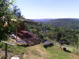 Petit chalet de montagne, Ferienunterkunft in Saint-Nectaire