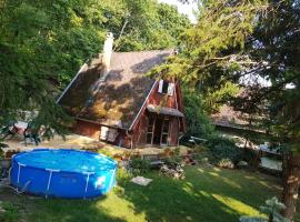 Cabin in the woods, chalet in Boedapest