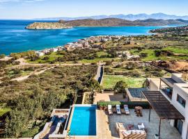villa Thalia - Panoramic Sea and Mountains Vew Private pool, alloggio vicino alla spiaggia a Kalidhón