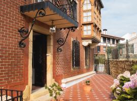 Villa colonial Jardin Algorta centro Puerto Viejo