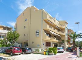 Apartments Barba, khách sạn ở Tučepi