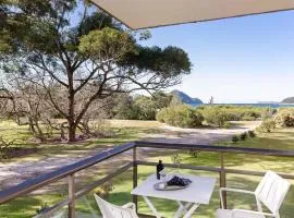 Intrepid 1 3 Intrepid Close Amazing views of Shoal Bay only 100m from the Beach