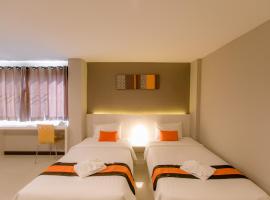 De Hug Hotel & Residence, khách sạn ở Chiang Rai