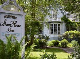 Shaw House Inn, hotel dengan parking di Ferndale