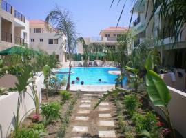 103 ELEGANT 2 bed apartment with free Wifi, AC, pool & gym!, self-catering accommodation sa Larnaka