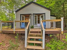 East Otis Vacation Rental with Private Deck and BBQ!, villa in East Otis