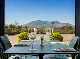 Killarney Oaks Hotel