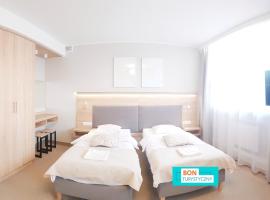 Restauracja Venus, nhà nghỉ B&B ở Ostrowiec Świętokrzyski