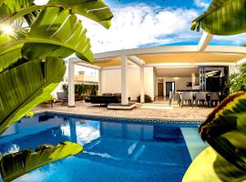 Casa Maeva with heated pool in El Roque, holiday home in Cotillo