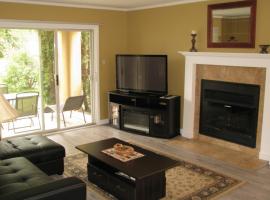 Arkadia Condo Magog, παραλιακό ξενοδοχείο σε Magog-Orford