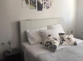 Apartment Yelena Rose West