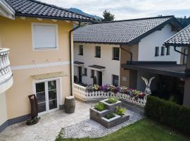 Casa Alpina, rumah liburan di Goldegg