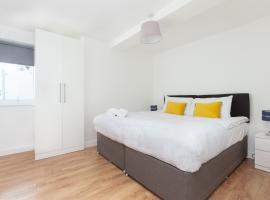 Skyvillion - COZY APARTMENTS in Enfield Town With Free Parking & Wifi, hotel in Enfield
