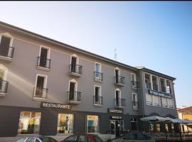 Hotel Avenida del Sotillo, hotel v destinaci La Lastrilla