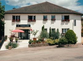 Hotel Le Temeraire, hotel in Charolles