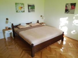 Apartment Alemina 3min away from center, Hotel in Cazin