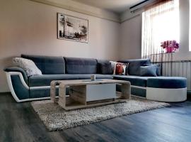 Apartment ELLA, готель у місті Тузла