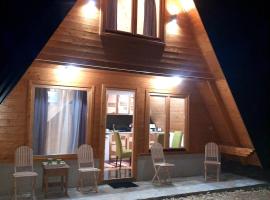 Holiday Home Ella - Apartman Ella, hytte i Mokra Gora