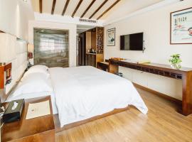 Oriental Hotel, hotel v destinaci Tung-kuan