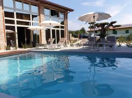 Modus Aquae, hotel com piscina em Brisighella