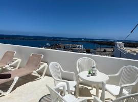 Mirador del muelle house, albergue en Órzola