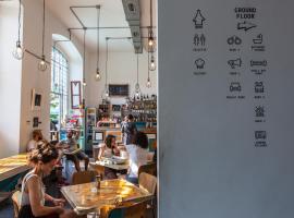 Madama Hostel & Bistrot, hotel in Milan