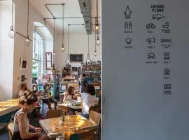 Madama Hostel & Bistrot