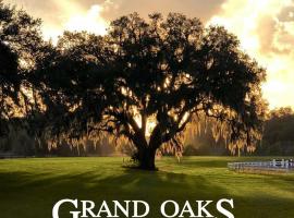 The Grand Oaks Resort、Weirsdaleのゴルフ場併設ホテル