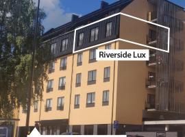 Riverside Lux with 2 bedrooms, Car Park garage and Sauna, hotelli Turussa lähellä maamerkkiä Ruissalo