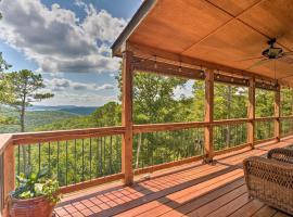 Spacious Log Cabin with Fire Pit and Game Room!, спа-готель у місті Юрика-Спрінгс