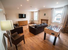 The Haven Keswick - Spacious Central Apartment, family hotel in Keswick