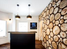 Waterton Glacier Suites, accommodation in Waterton Park