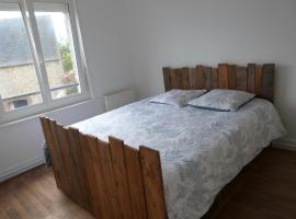 g&icirc;te iaorana - maison en centre ville, villa en Valognes