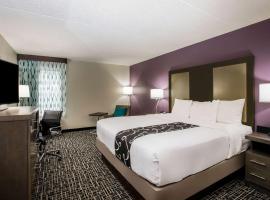 La Quinta Inn by Wyndham Davenport & Conference Center, hotel perto de Aeroporto Internacional Quad City - MLI, Davenport