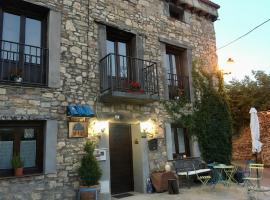 Ana de las Tejas Azules, hotel with hot tubs in Medinaceli