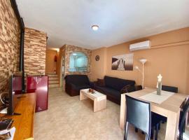 APARTAMENTO TURISTICO NAVALINDA, hotel v destinácii Casas del Monte