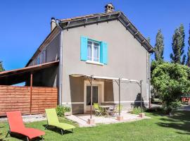 Awesome Home In Verquires With 3 Bedrooms, Wifi And Outdoor Swimming Pool, hotell med pool i Verquières