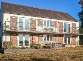 4 Bedroom Awesome Home In Saint-pierre-sur-orth, hotel in Sillé-le-Guillaume