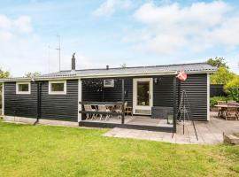 9 person holiday home in Alling bro, hotell i Allingåbro