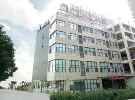 Jinjiang Inn Select Wuhan Tianhe Airport Branch