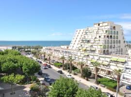 STUDIO 2-3 pers PARKING CLIM VUE PORT ET MER, hotel s golf terenima u gradu 'La Grande-Motte'