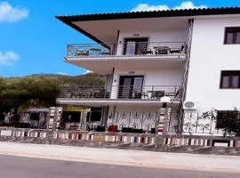 House Anna Houhlia