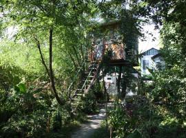 Robinson Crusoe, hotel in Lagodekhi