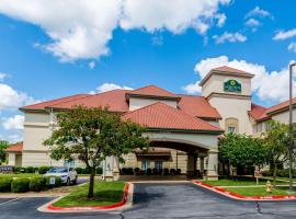 La Quinta by Wyndham Bentonville, hotell i Bentonville