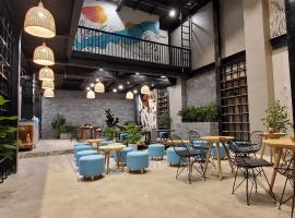 THE NEST QUANG BINH، فندق في دونغ هوي