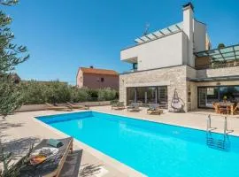 Nice Home In Valtura With Sauna, Wifi And Outdoor Swimming Pool