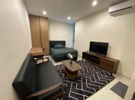 Cozy Studio at Kozi Square, serviced apartment sa Kuching