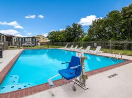 Motel 6 Groves, Tx, pet-friendly hotel in Groves