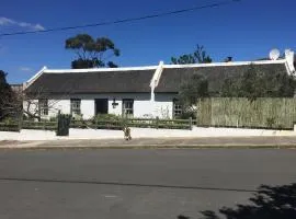 Carneddie Cottage - main