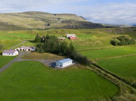 Selfell Guesthouse by Stay Iceland、カールバフェットルのゲストハウス